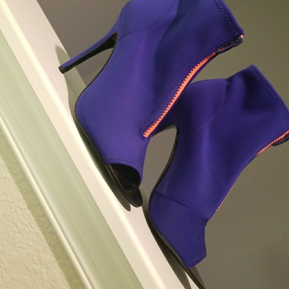 Booties- ALDO - Picture 3 of 4